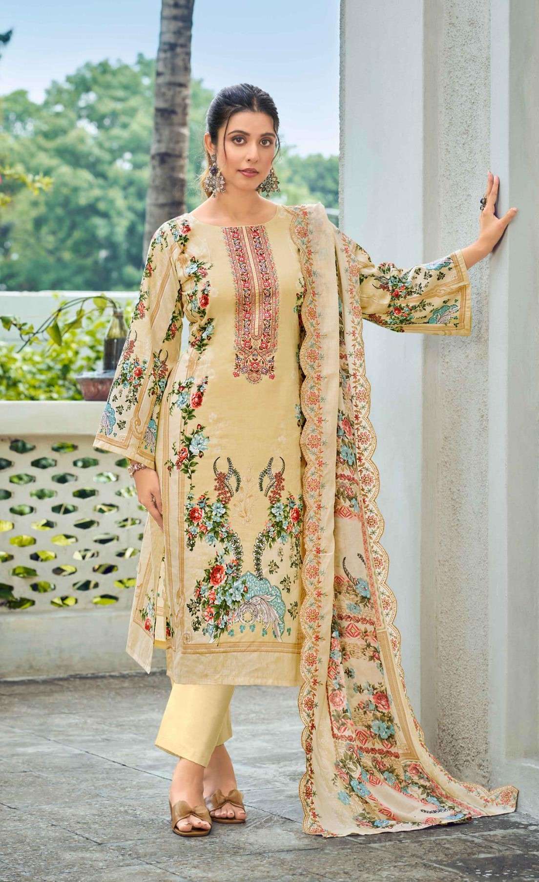 FARAH BY RIAZ ARTS